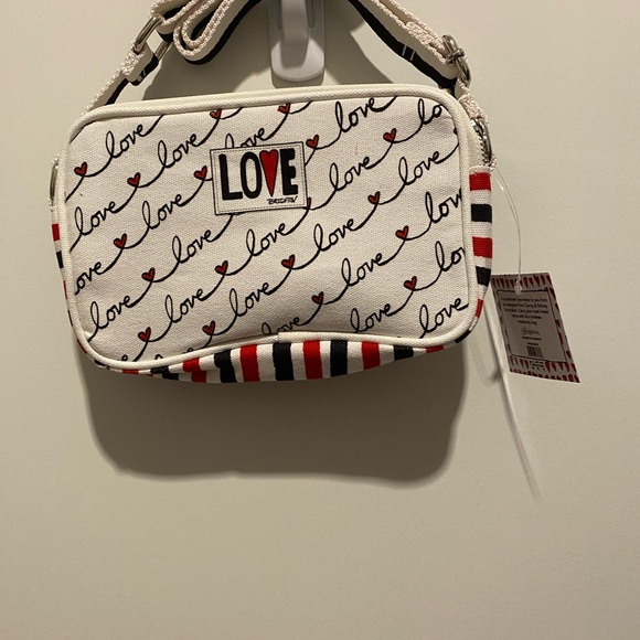 Love Scroll Brighton Canvas Crossbody Bag NWT - Picture 1 of 4